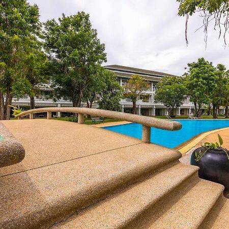 4 Bedroom Townhouse In Great Location! HHQ Buitenkant foto