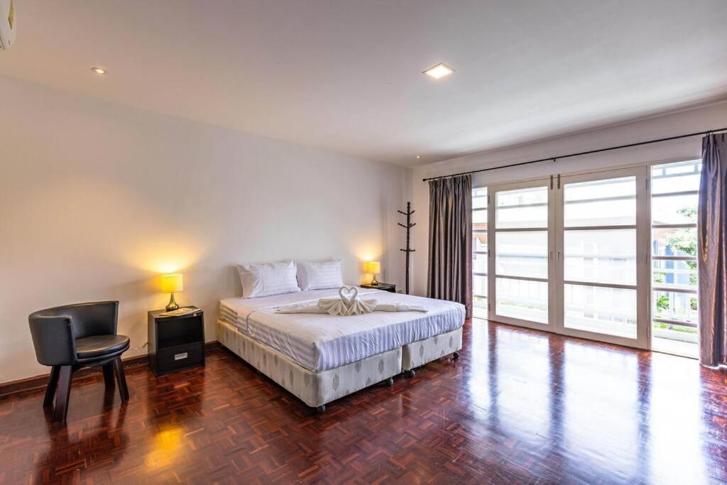 4 Bedroom Townhouse In Great Location! HHQ Buitenkant foto