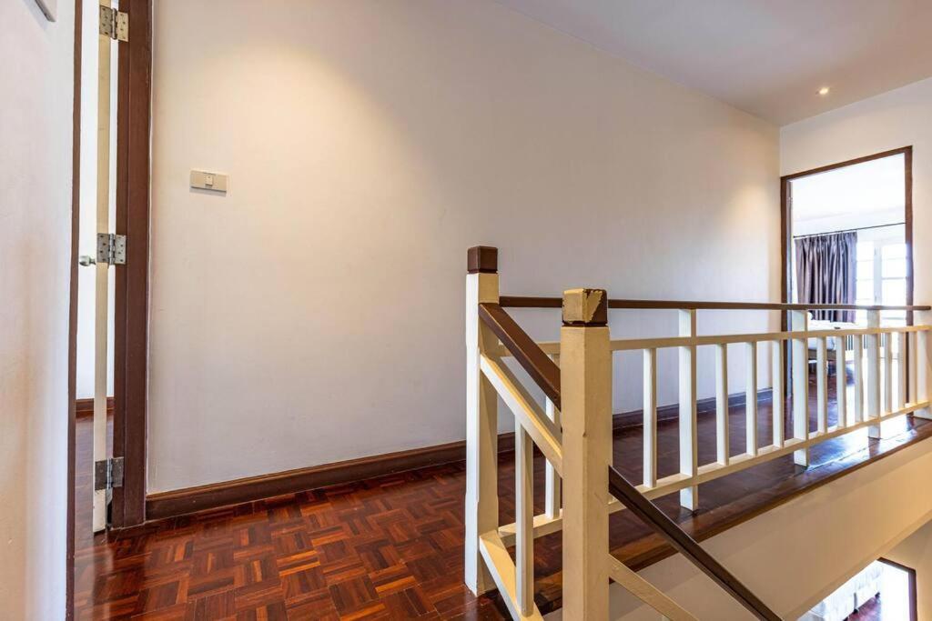 4 Bedroom Townhouse In Great Location! HHQ Buitenkant foto