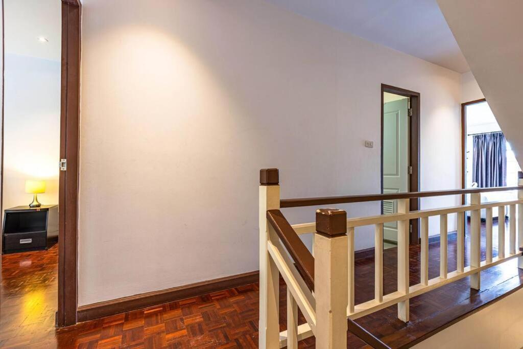 4 Bedroom Townhouse In Great Location! HHQ Buitenkant foto