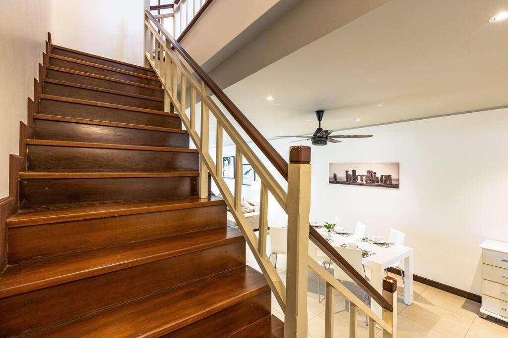 4 Bedroom Townhouse In Great Location! HHQ Buitenkant foto