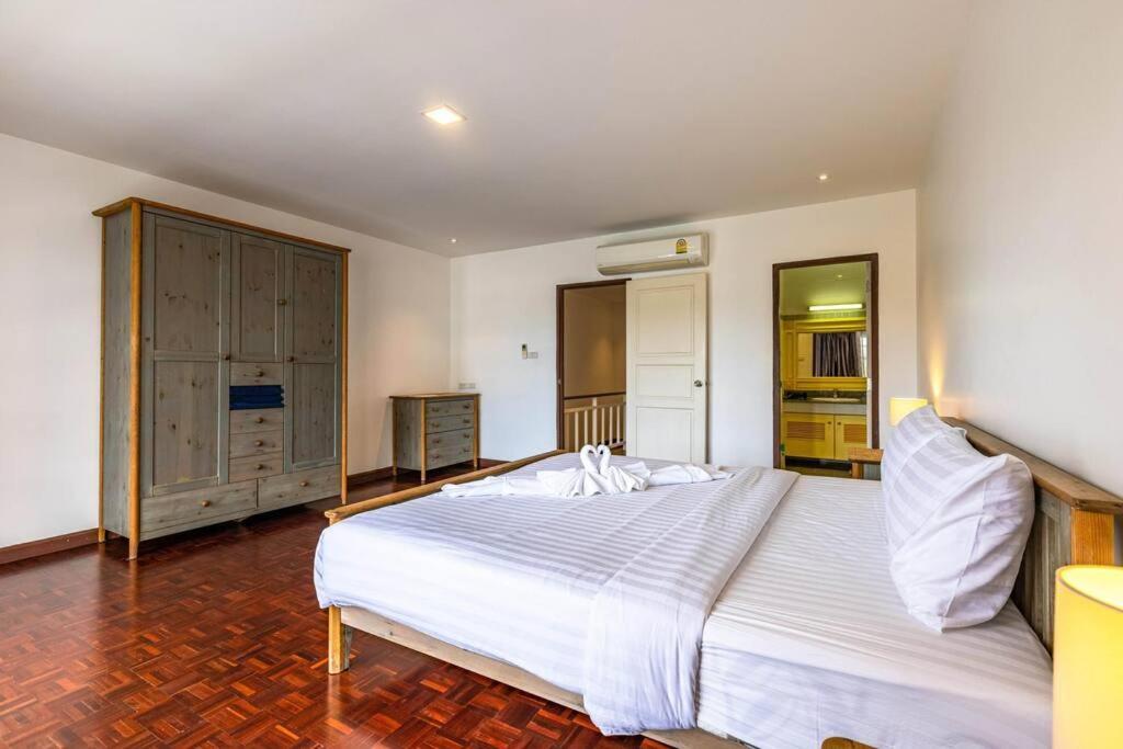 4 Bedroom Townhouse In Great Location! HHQ Buitenkant foto