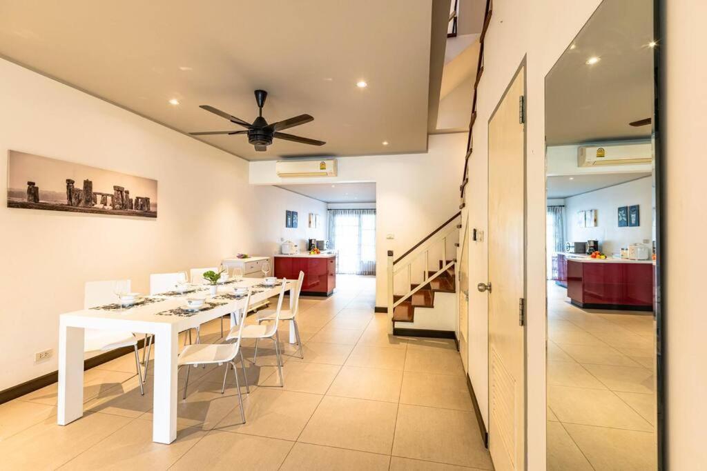 4 Bedroom Townhouse In Great Location! HHQ Buitenkant foto