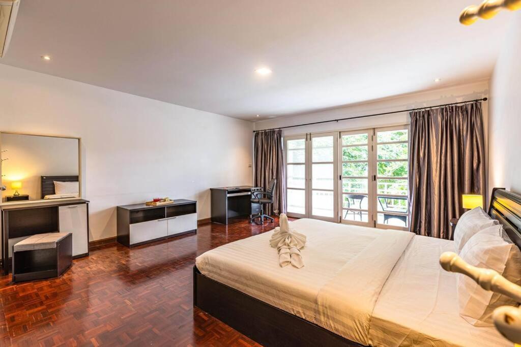 4 Bedroom Townhouse In Great Location! HHQ Buitenkant foto